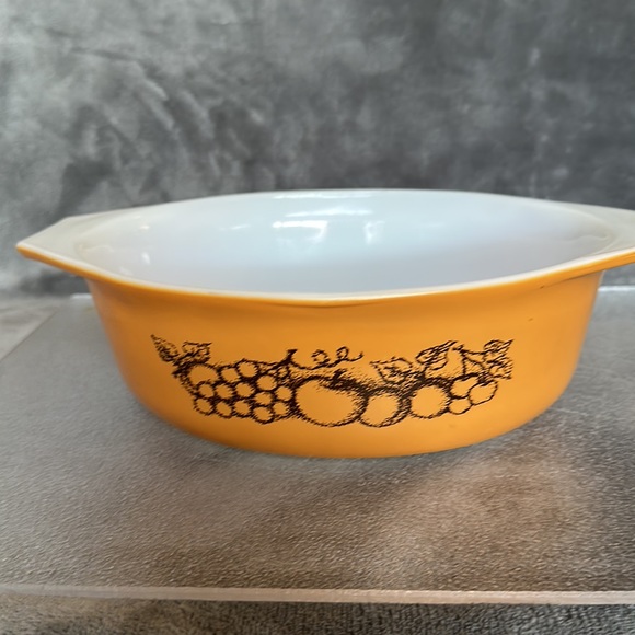 Vintage PYREX Old Orchard 043 1.5 qt casserole - Picture 2 of 5